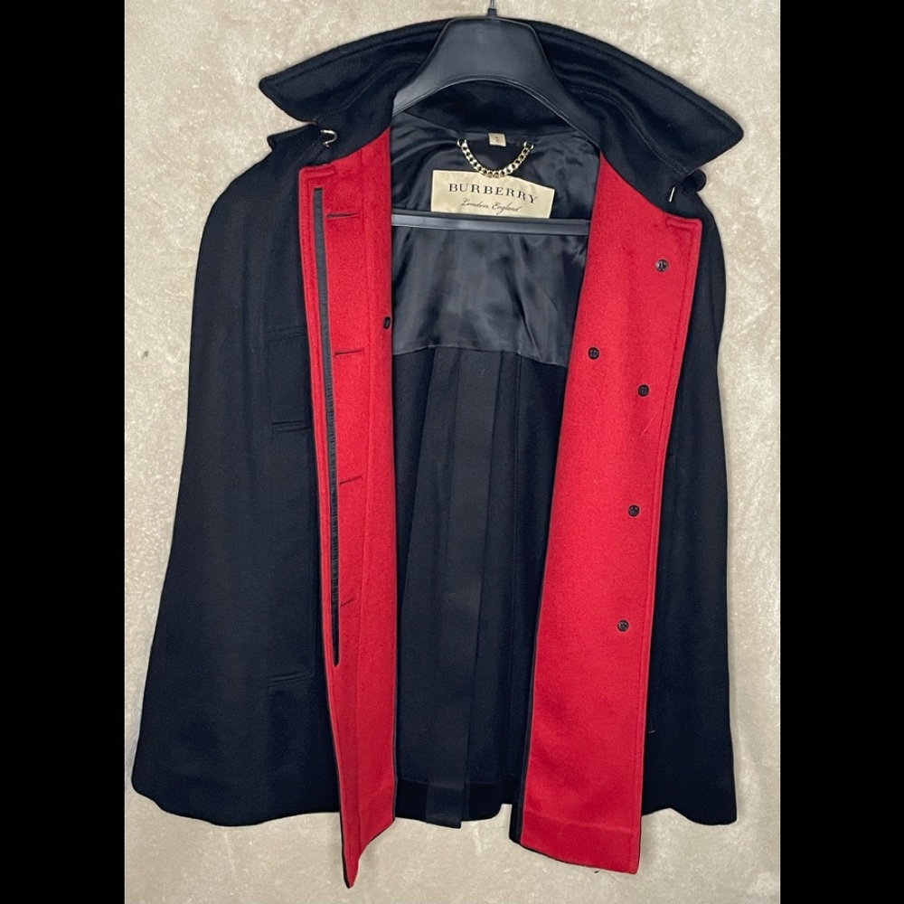 Burberry Cape/Cloak. Never worn. Perfect condition. 100% cashmere.